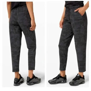 Lululemon Keep Moving Pant size black 4 High-Rise Incognito Camo Athletic